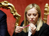 رئيسة وزراء إيطاليا: السبيل الوحيد للسلام هو مساعدة أوكرانيا على القتال