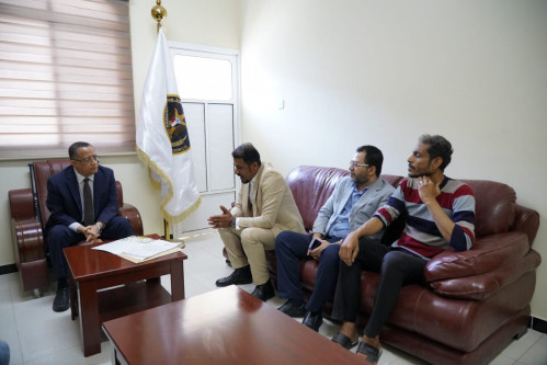Al-Khubaji and Al-Kaf  meet the head of the General Syndicate of Banks, money exchanges, Insurance and Financial Business