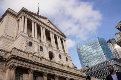 للمرة العاشرة.. بنك إنجلترا يرفع الفائدة 0.5% لترويض التضخم.