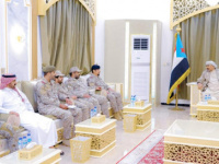 الرئيس القائد عيدروس الزُبيدي يستقبل وفداً من قيادة القوات المشتركة للتحالف العربي
