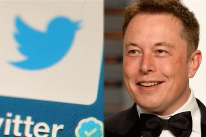 في رسالة بريد إلكتروني.. إيلون ماسك: Twitter أصبحت الآن تساوي أقل من نصف ما دفعه