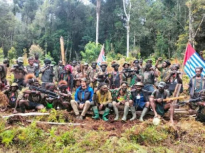 انفصاليون في بابوا بإندونيسيا يهددون بقتل رهينة نيوزيلندي 